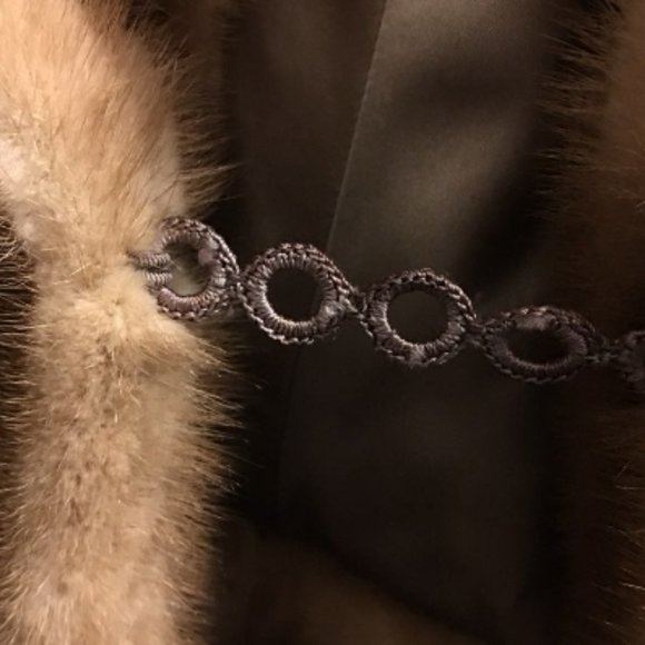 DISCOUNTED/ Mink Wrap and mink belt/Neiman Marcus - Picture 8 of 9
